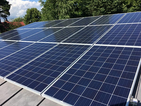 Solarbiox asentaa laadukkaat aurinkosähköjärjestelmät